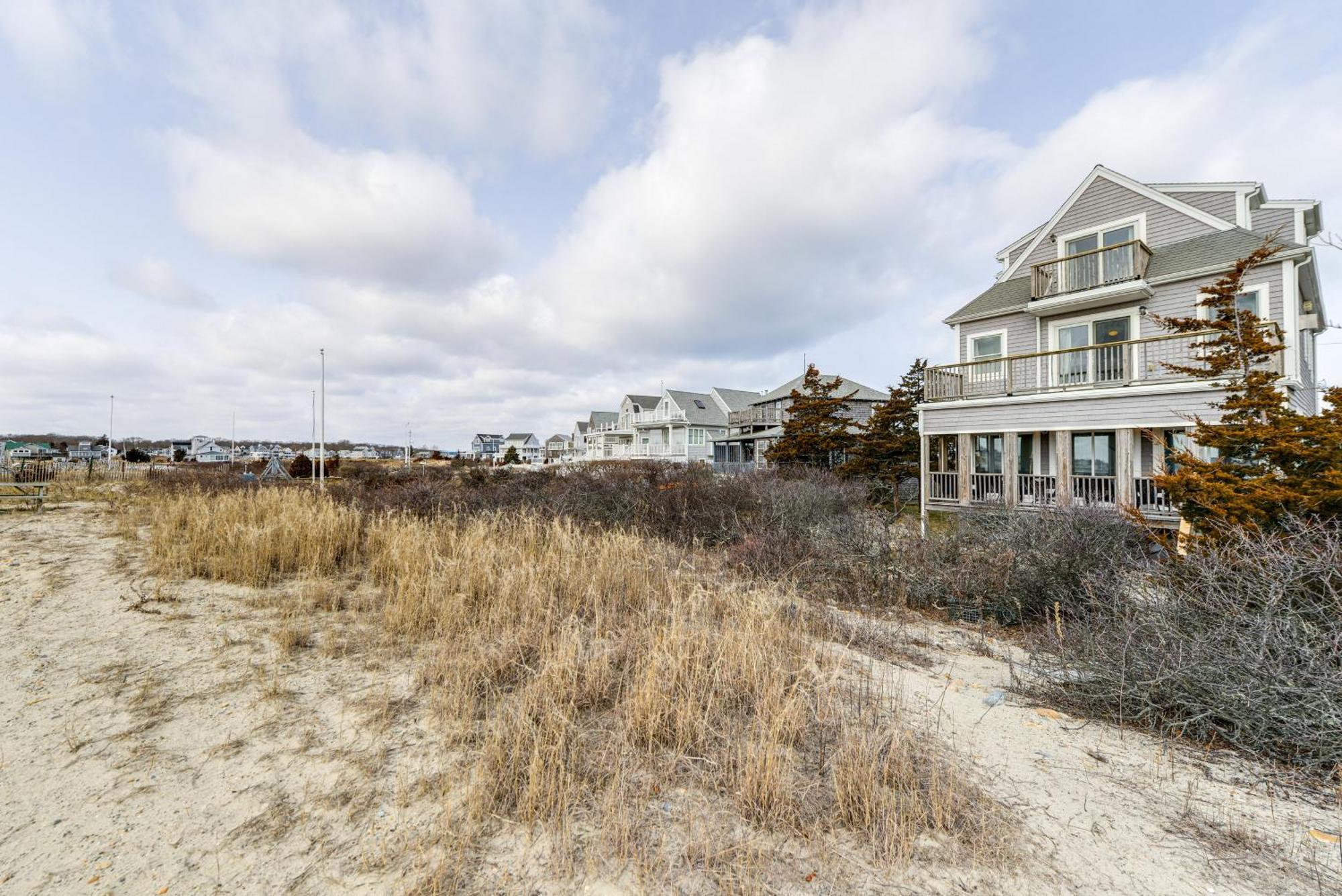 Marshfield Home With 4 Decks And Private Beach Access! Exterior photo